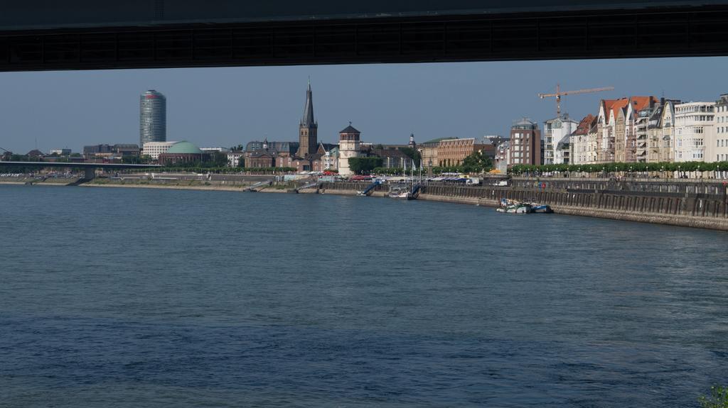 CENTRAL Hotel Duesseldorf Buitenkant foto
