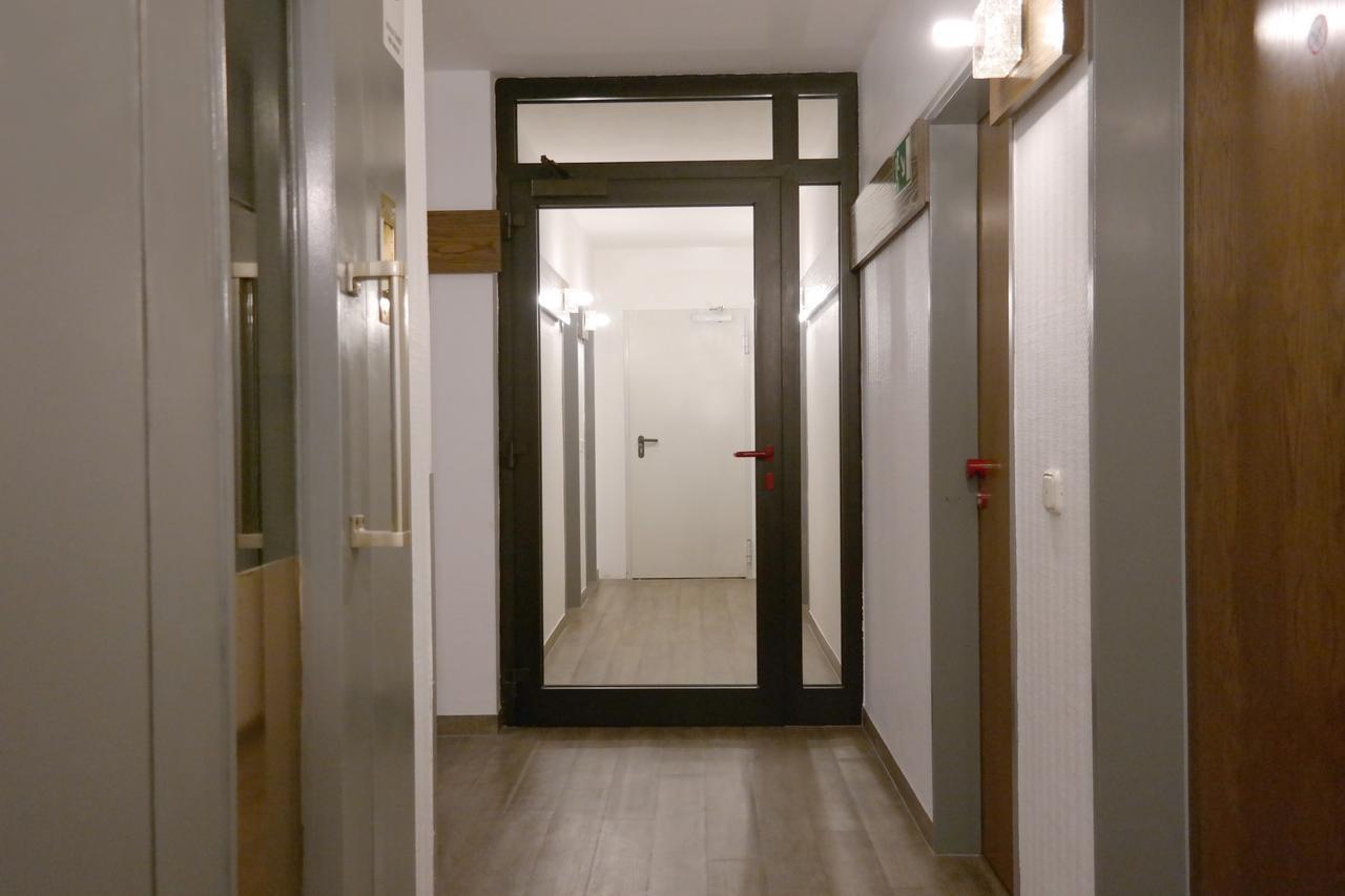 CENTRAL Hotel Duesseldorf Buitenkant foto