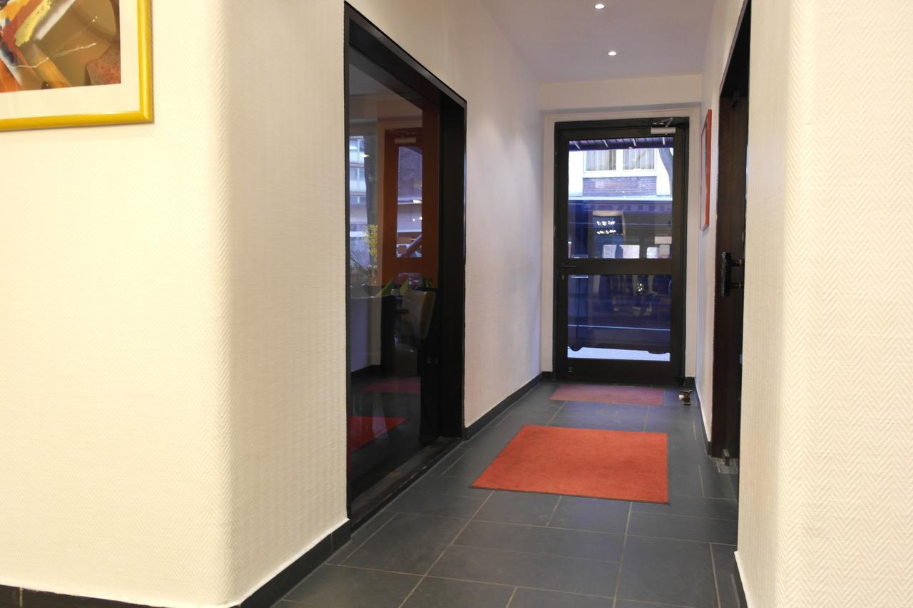 CENTRAL Hotel Duesseldorf Buitenkant foto