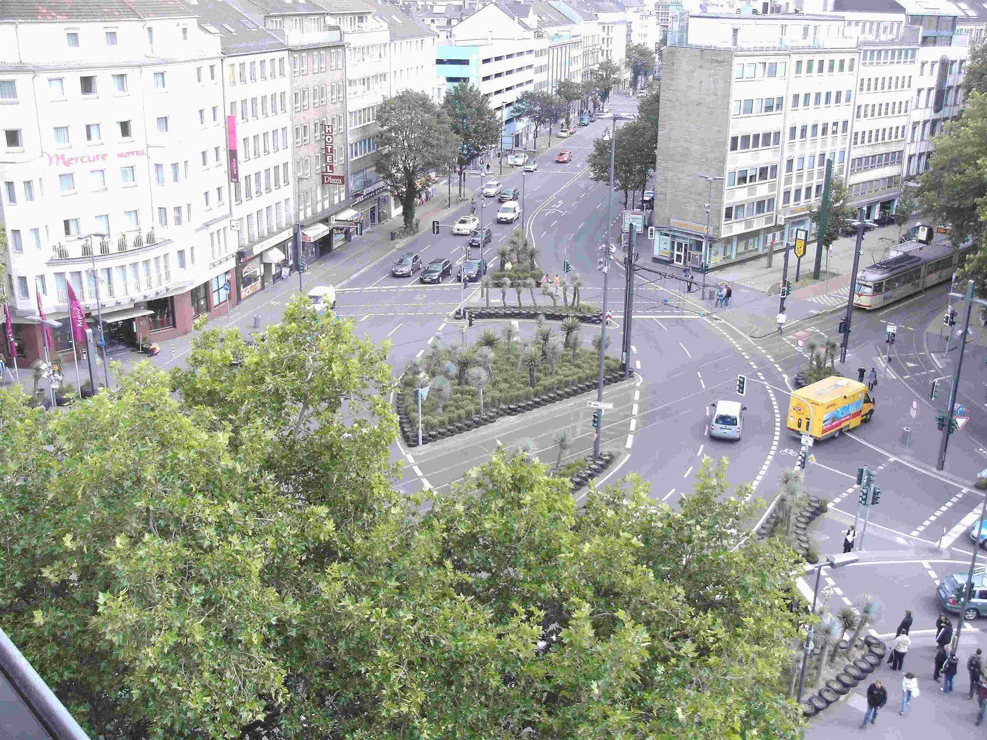 CENTRAL Hotel Duesseldorf Buitenkant foto